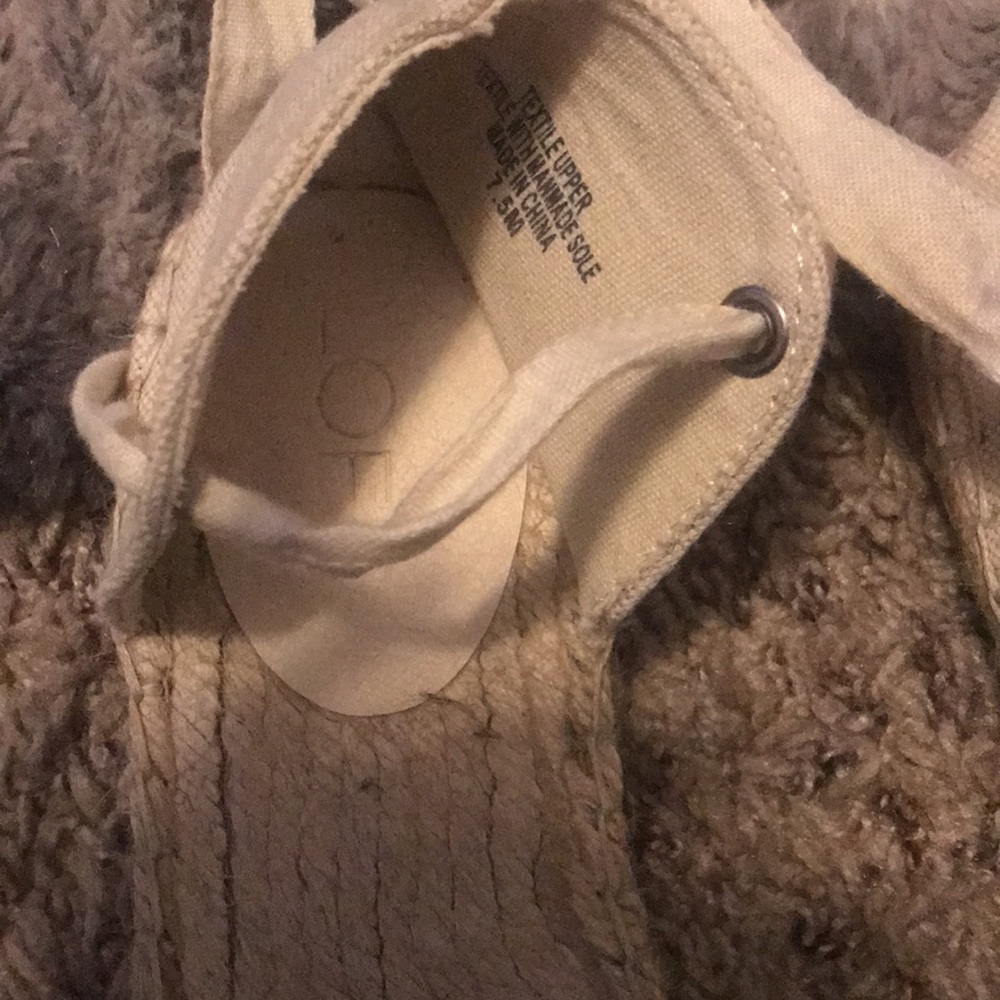 LOFT Striped Tie Sandals - Size 7.5 - Picture 3 of 4
